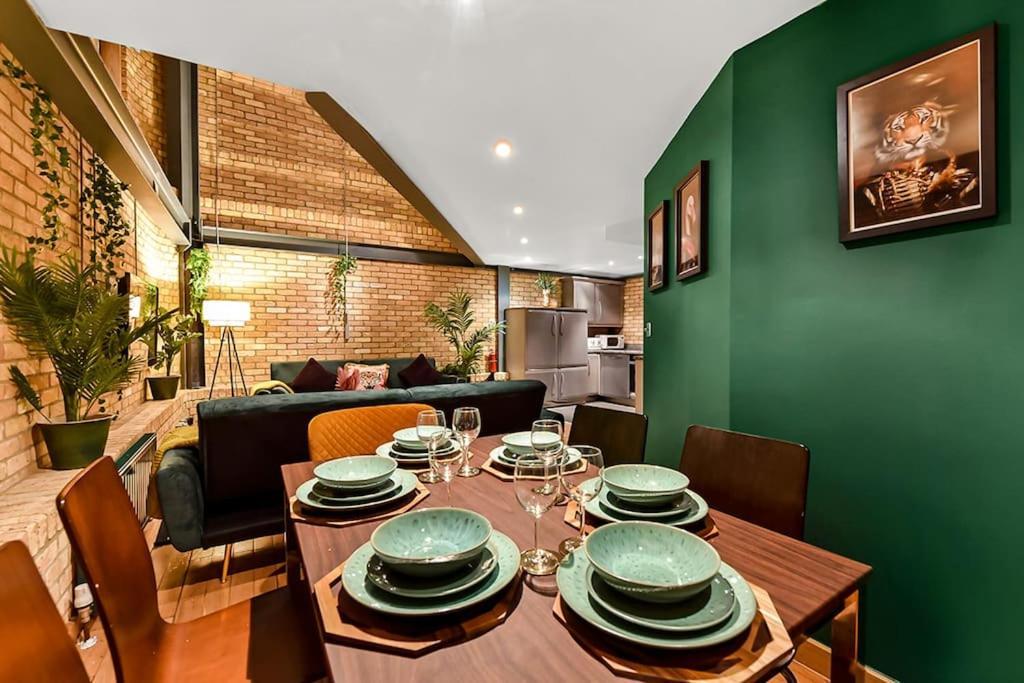Spacious 2 Bed Urban Jungle Flat, Central London Ngoại thất bức ảnh